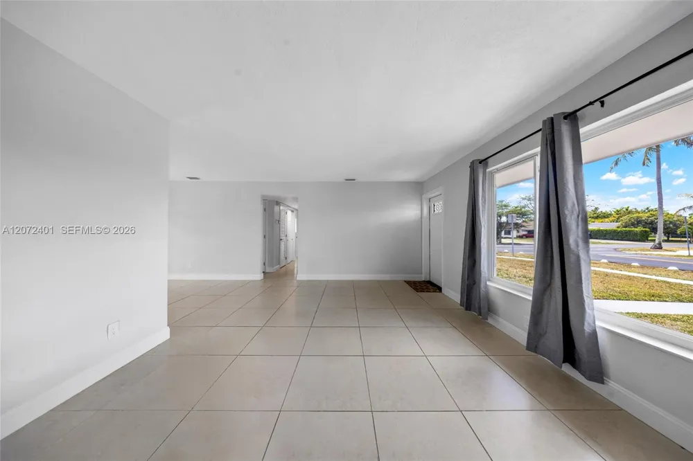 8801 SW 17th St Miami, FL 33165
