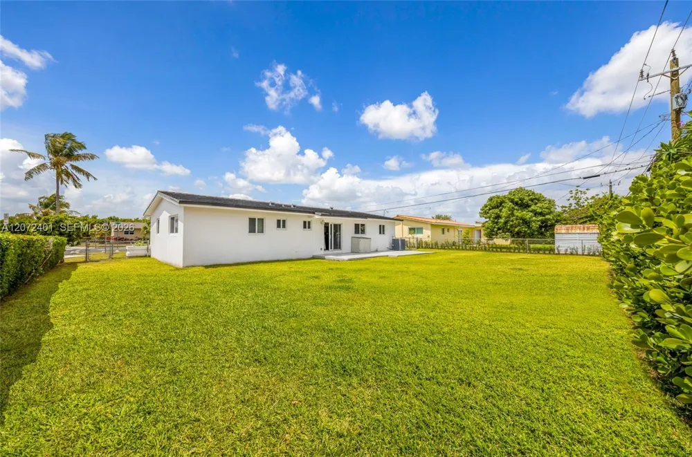 8801 SW 17th St Miami, FL 33165