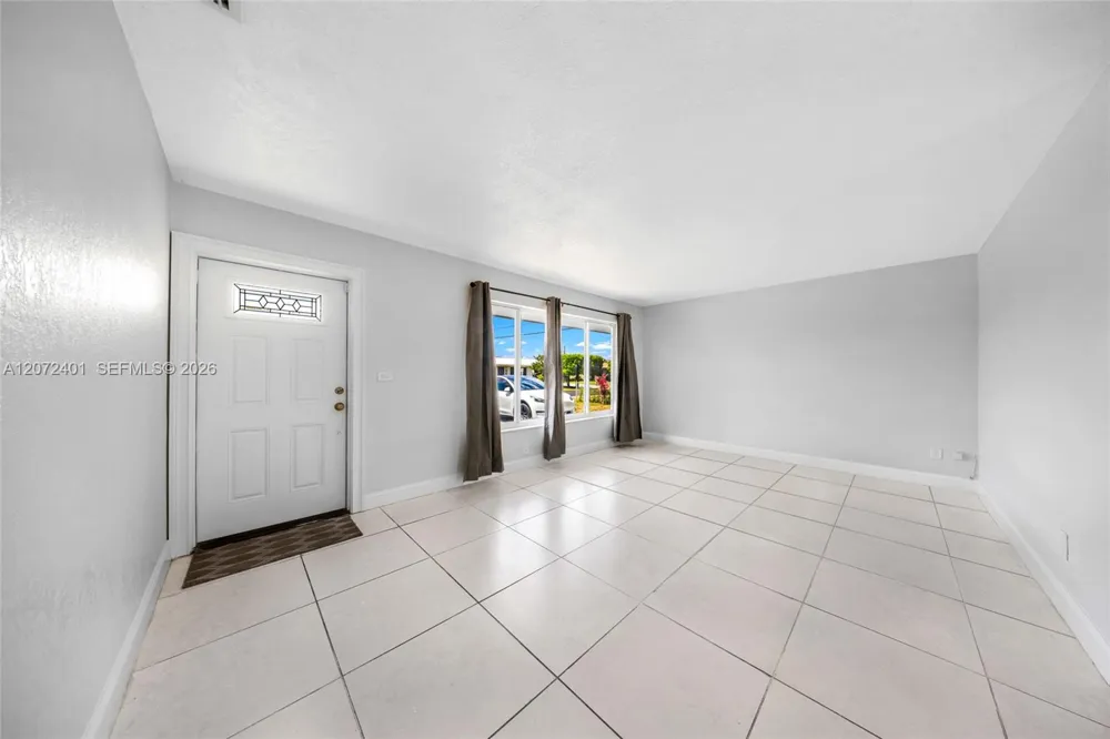 8801 SW 17th St Miami, FL 33165