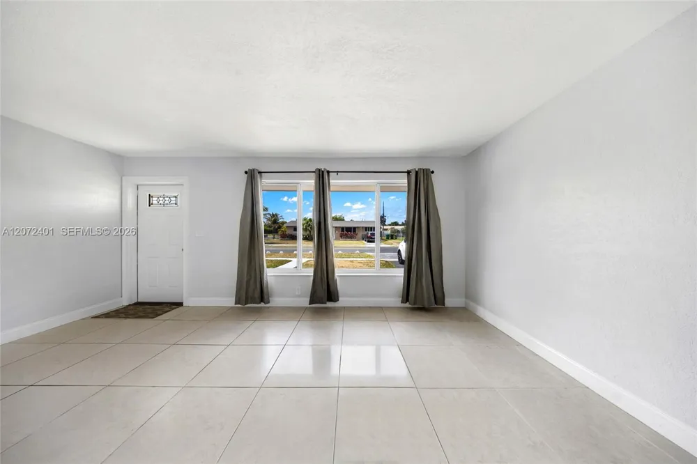 8801 SW 17th St Miami, FL 33165