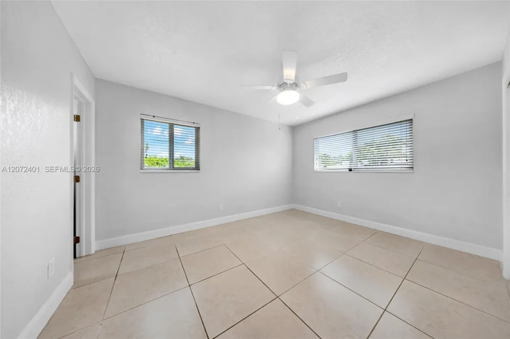8801 SW 17th St Miami, FL 33165
