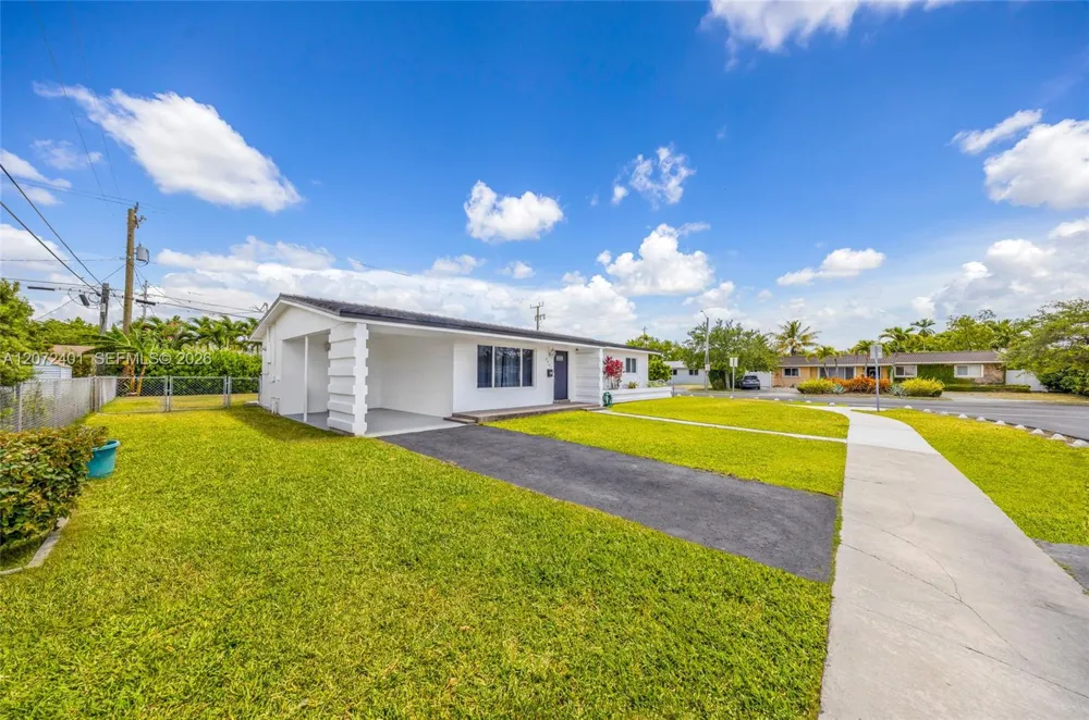 8801 SW 17th St Miami, FL 33165