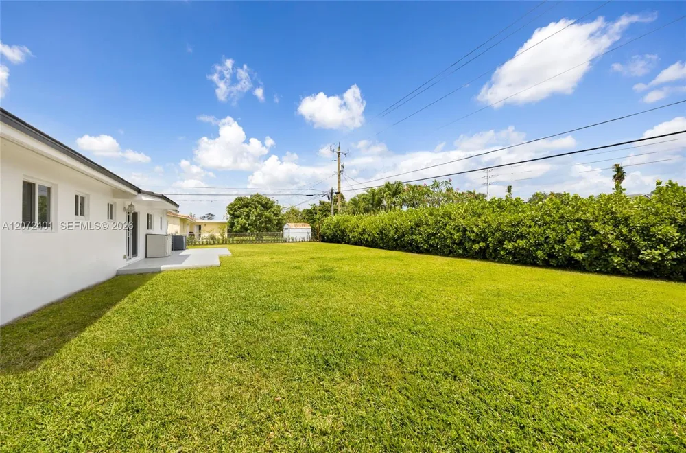 8801 SW 17th St Miami, FL 33165