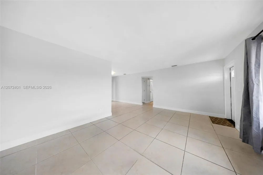 8801 SW 17th St Miami, FL 33165