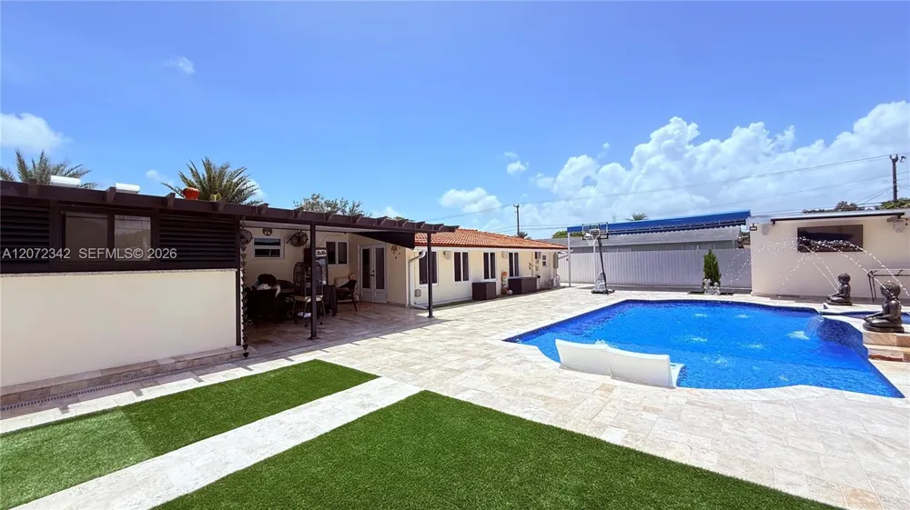 9601 SW 183rd St Palmetto Bay, FL 33157
