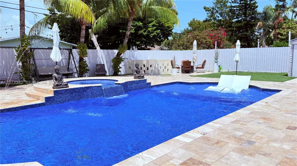 9601 SW 183rd St Palmetto Bay, FL 33157