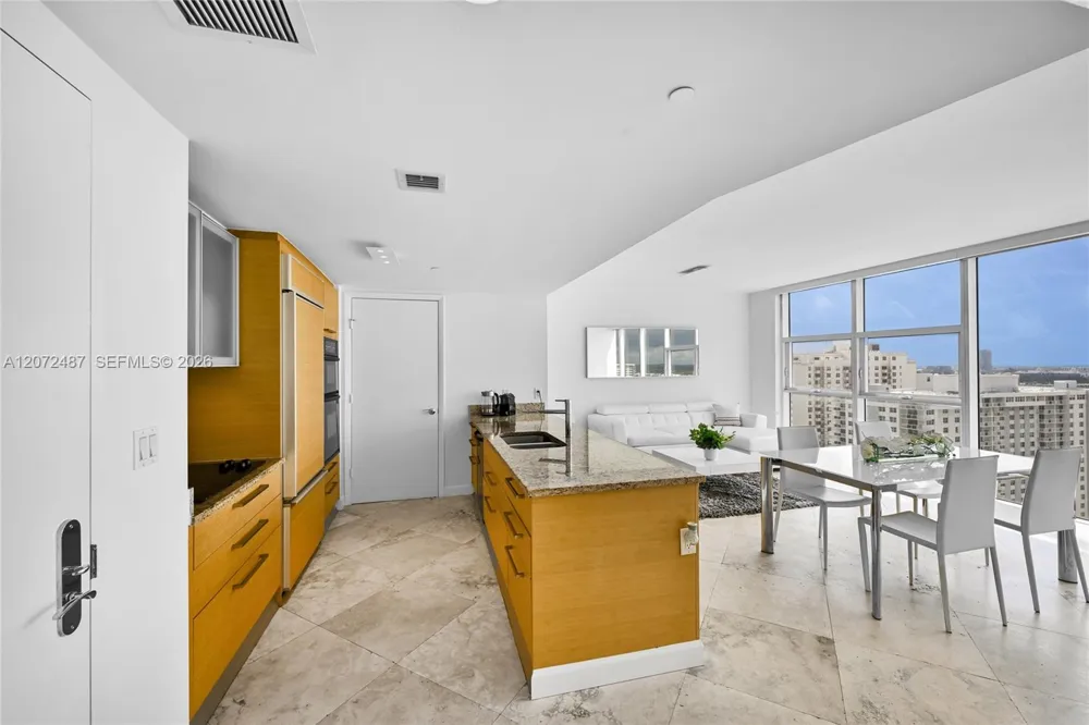 1830 S Ocean Dr #1907 Hallandale Beach, FL 33009