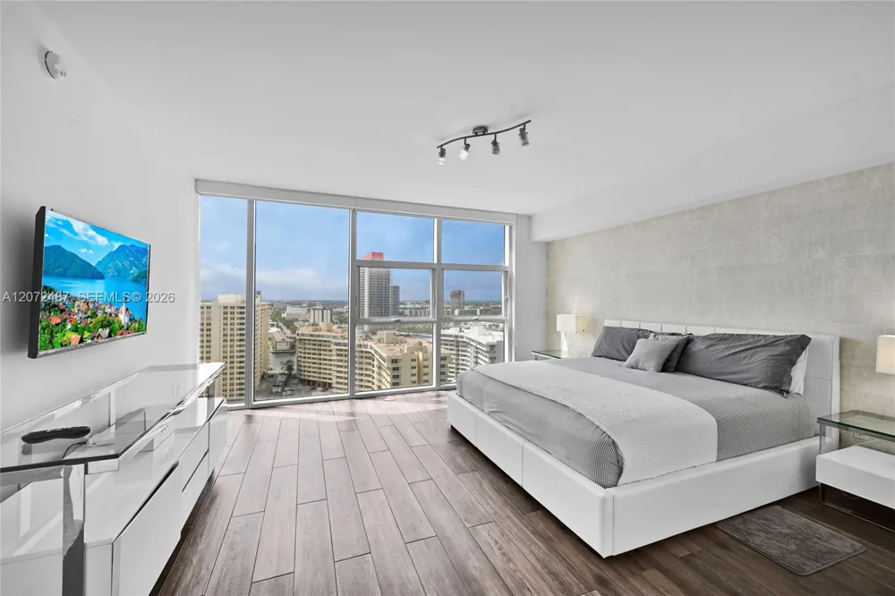 1830 S Ocean Dr #1907 Hallandale Beach, FL 33009