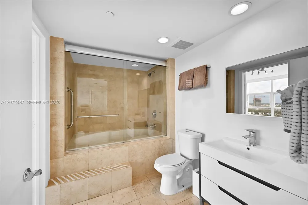 1830 S Ocean Dr #1907 Hallandale Beach, FL 33009
