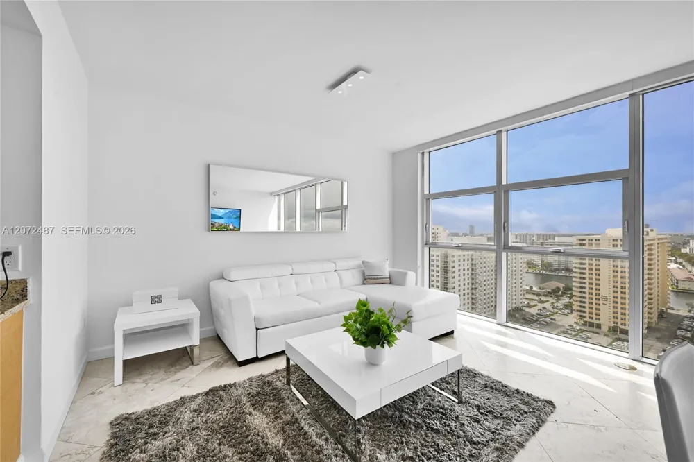 1830 S Ocean Dr #1907 Hallandale Beach, FL 33009