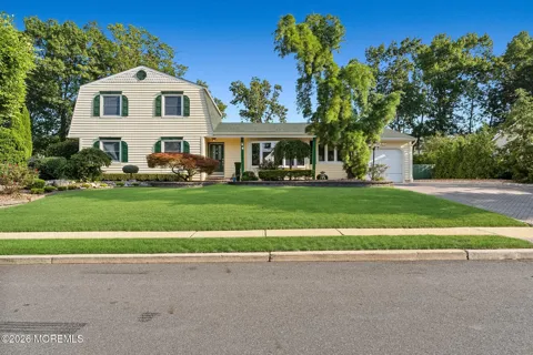 6 Meadowbrook Drive