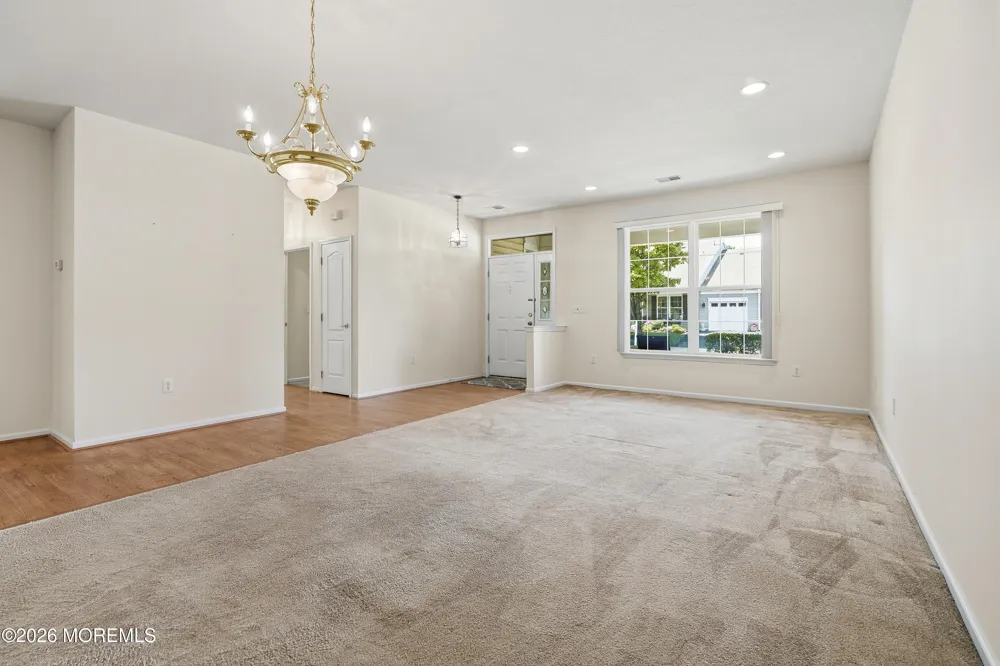83 Jadelawns Drive Lakewood, NJ 08701
