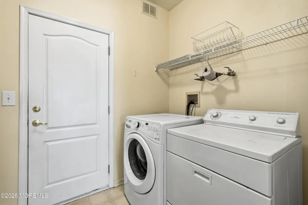 83 Jadelawns Drive Lakewood, NJ 08701