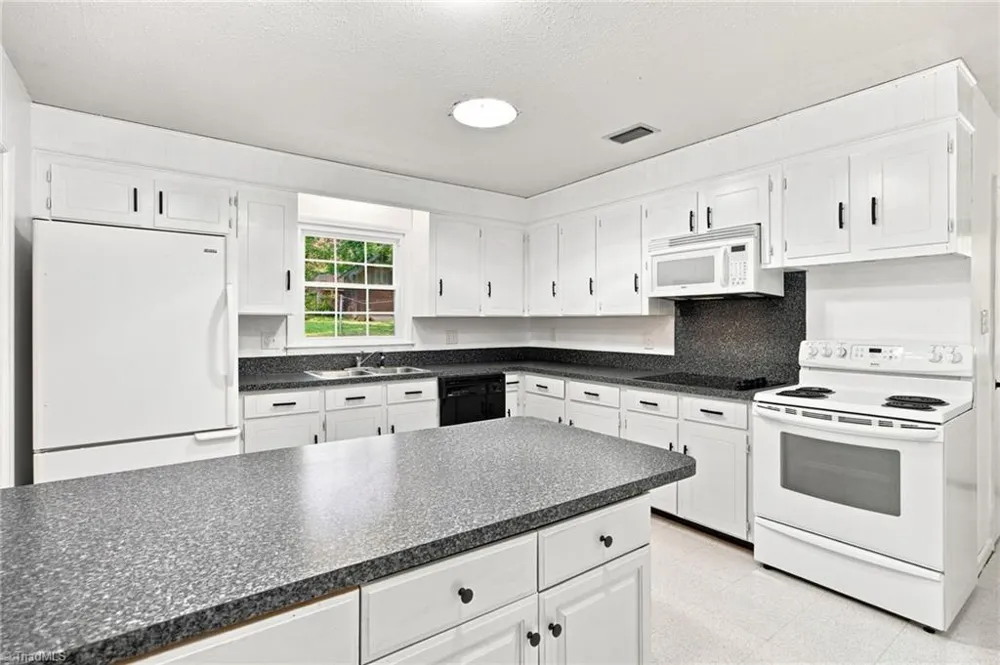 1045 S Magnolia Street Mooresville, NC 28115