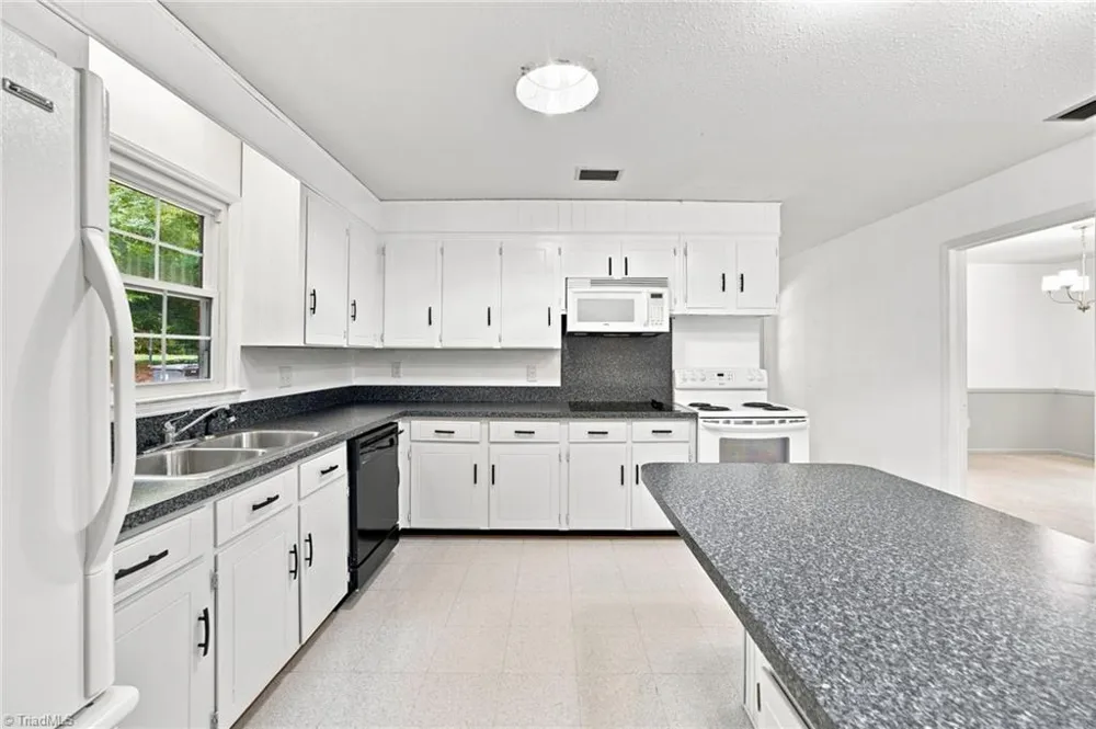 1045 S Magnolia Street Mooresville, NC 28115