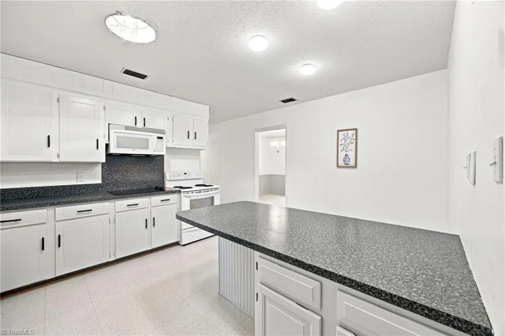 1045 S Magnolia Street Mooresville, NC 28115