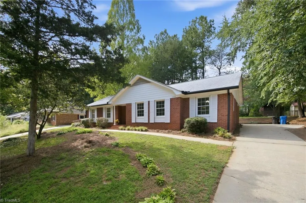 1045 S Magnolia Street Mooresville, NC 28115
