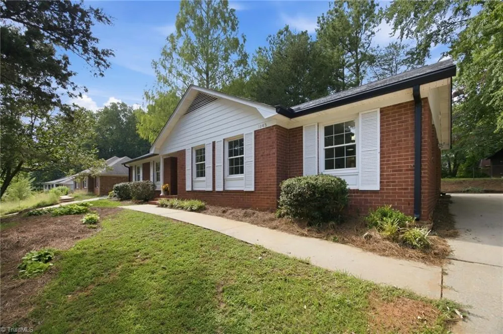 1045 S Magnolia Street Mooresville, NC 28115