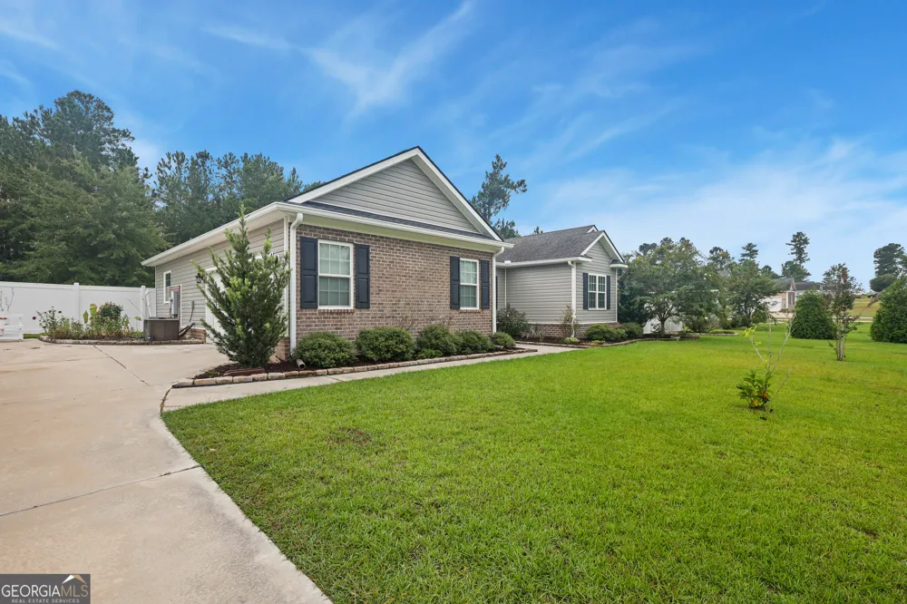 232 Tavern LN Statesboro, GA 30458
