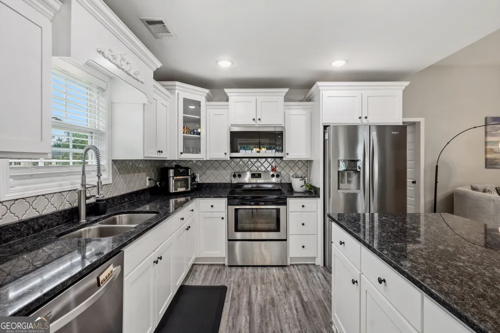 232 Tavern LN Statesboro, GA 30458