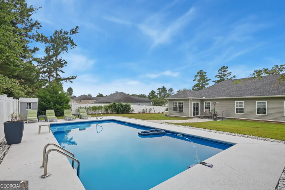232 Tavern LN Statesboro, GA 30458