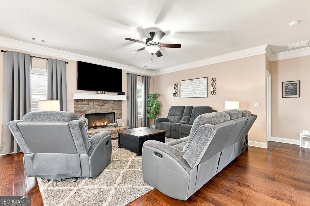 334 Red Cap CIR Jefferson, GA 30549