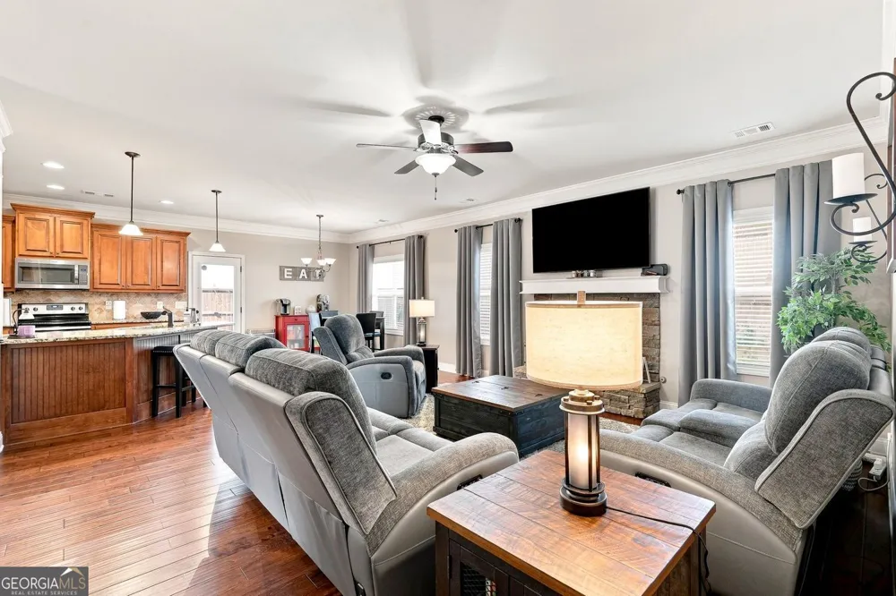 334 Red Cap CIR Jefferson, GA 30549