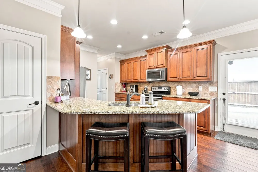 334 Red Cap CIR Jefferson, GA 30549