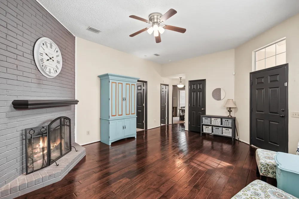 1322 Overlook Drive Lewisville, TX 75067
