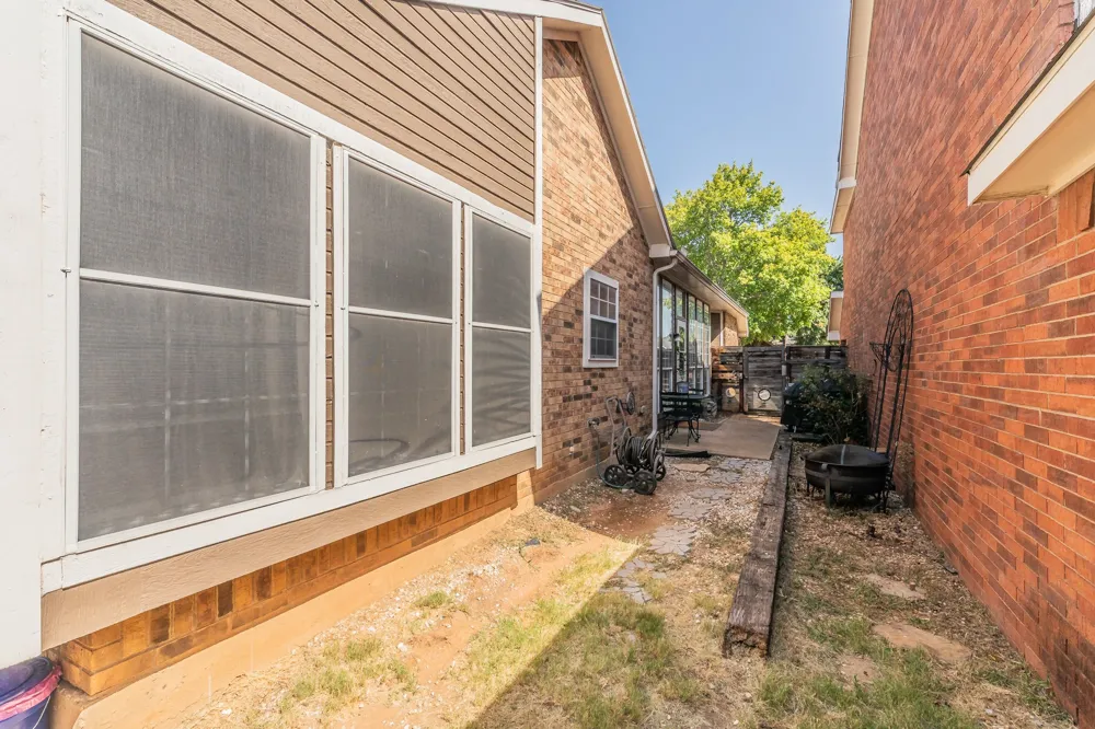1322 Overlook Drive Lewisville, TX 75067
