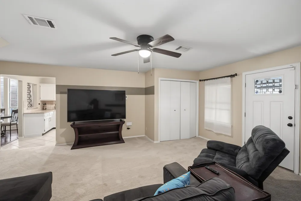 1322 Overlook Drive Lewisville, TX 75067