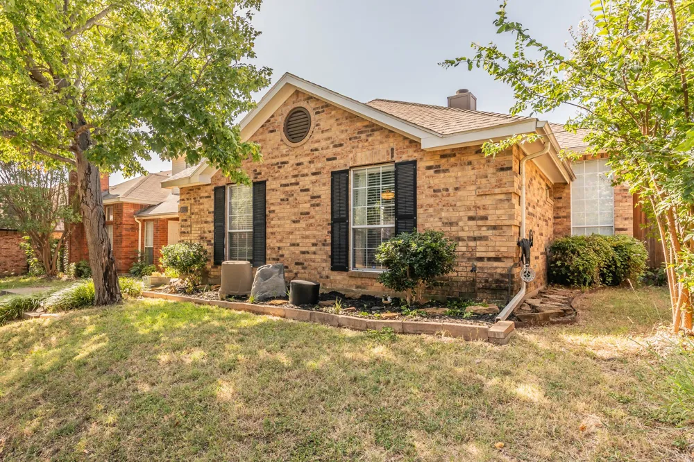 1322 Overlook Drive Lewisville, TX 75067