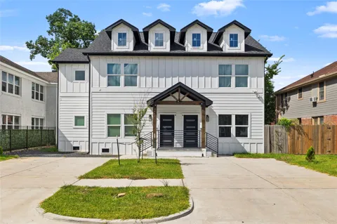 2406 Truxillo Street #B Upper