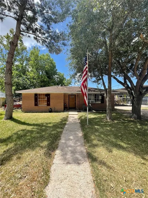 399 Pecan Street