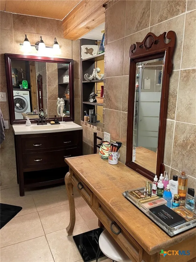 399 Pecan Street Lolita, TX 77971
