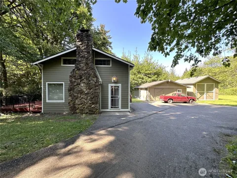 161 E Forest Drive