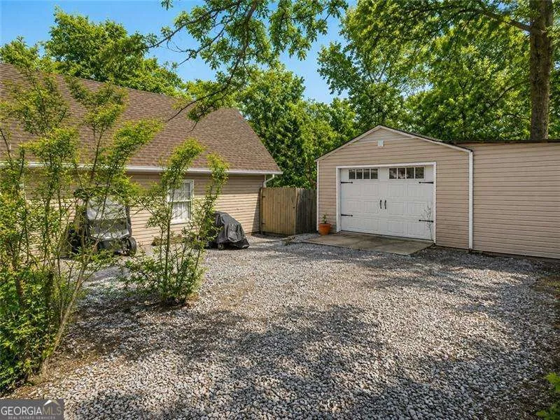 31 Fawn Lake TRL NE White, GA 30184