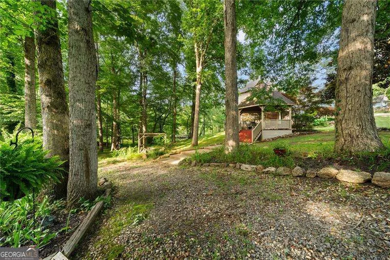 31 Fawn Lake TRL NE White, GA 30184