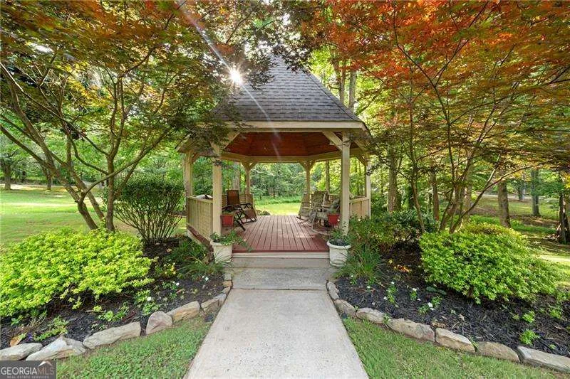 31 Fawn Lake TRL NE White, GA 30184