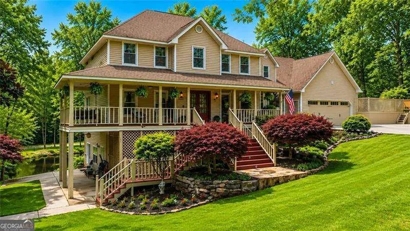 31 Fawn Lake TRL NE White, GA 30184