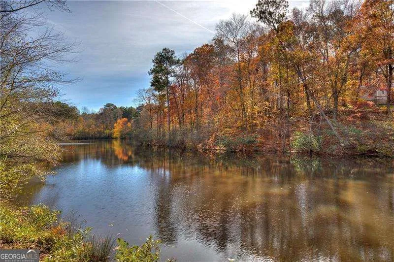 31 Fawn Lake TRL NE White, GA 30184