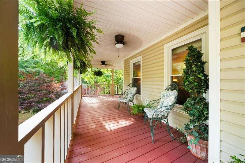 31 Fawn Lake TRL NE White, GA 30184