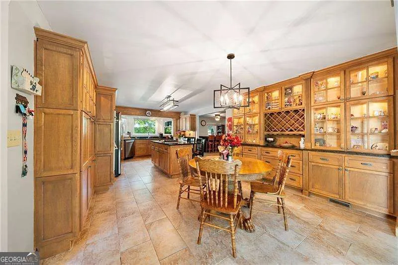 31 Fawn Lake TRL NE White, GA 30184