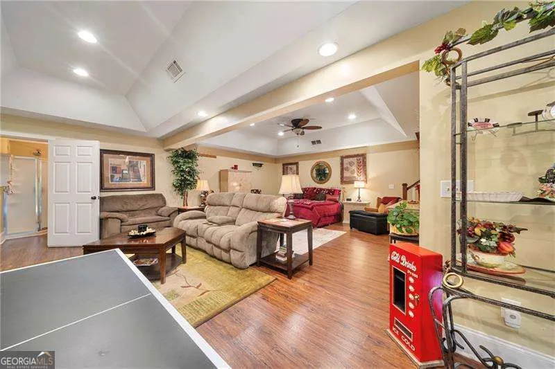 31 Fawn Lake TRL NE White, GA 30184