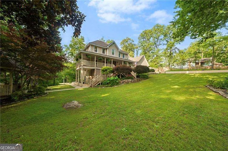 31 Fawn Lake TRL NE White, GA 30184