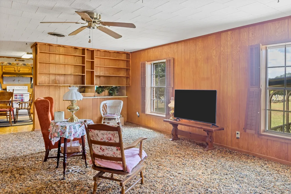 717 E FIRST STREET Hughes Springs, TX 75656
