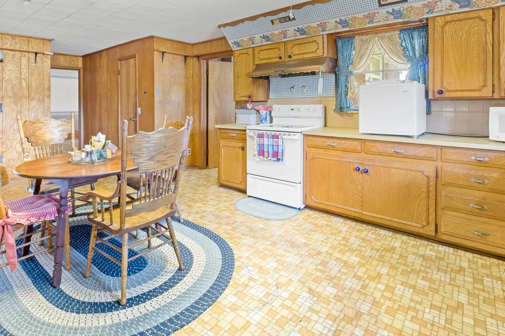 717 E FIRST STREET Hughes Springs, TX 75656