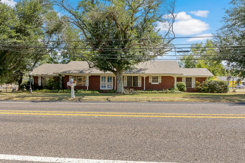 717 E FIRST STREET Hughes Springs, TX 75656