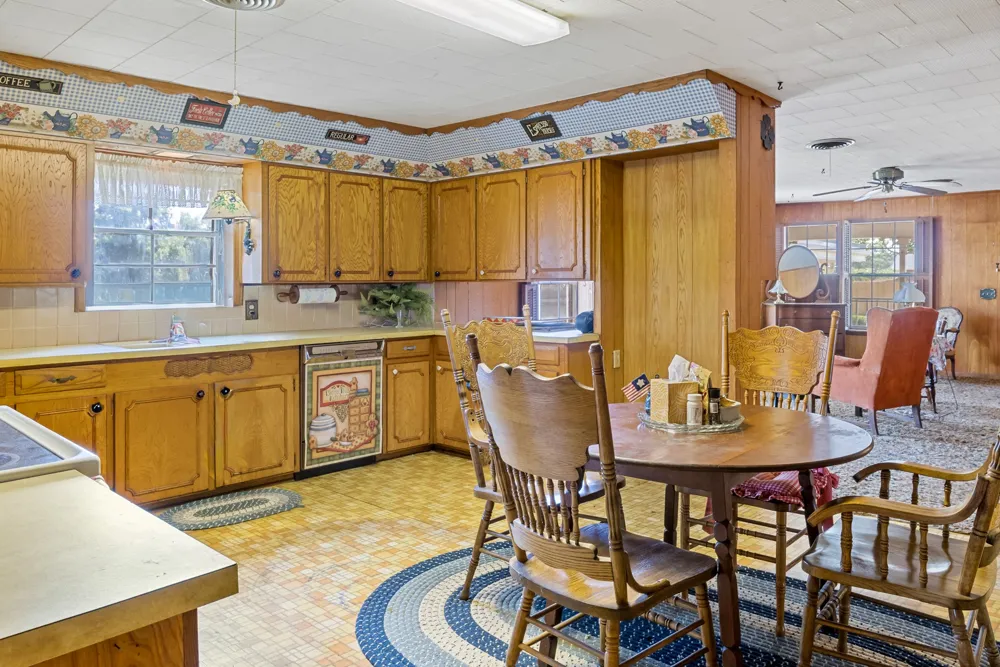717 E FIRST STREET Hughes Springs, TX 75656