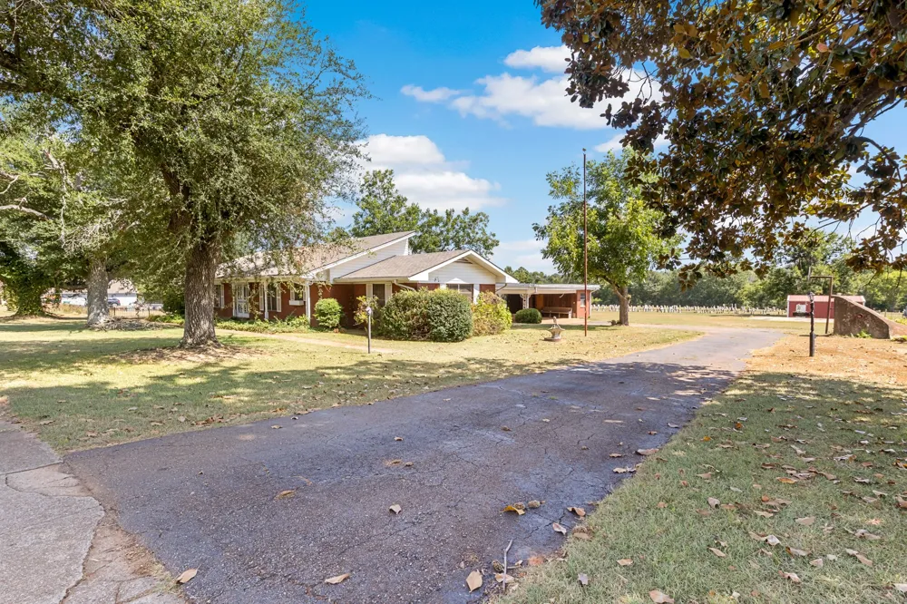 717 E FIRST STREET Hughes Springs, TX 75656
